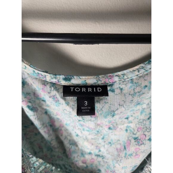 Torrid Babydoll Blouse Top Plus Size 3X Smocked Tiered Blue Pink Floral - Picture 3 of 5